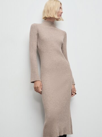 MANGO Neulemekko 'Kikita' värissä beige: etupuoli