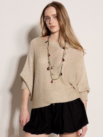 Pull-over ' ' Apricot en jaune : devant