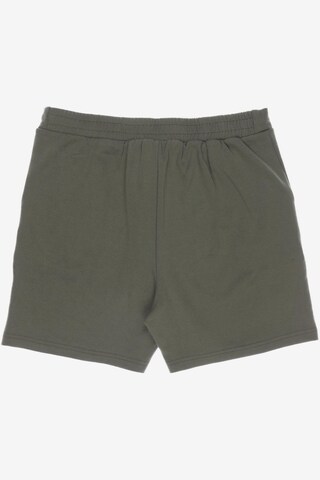 Reserved Shorts in XL in Green