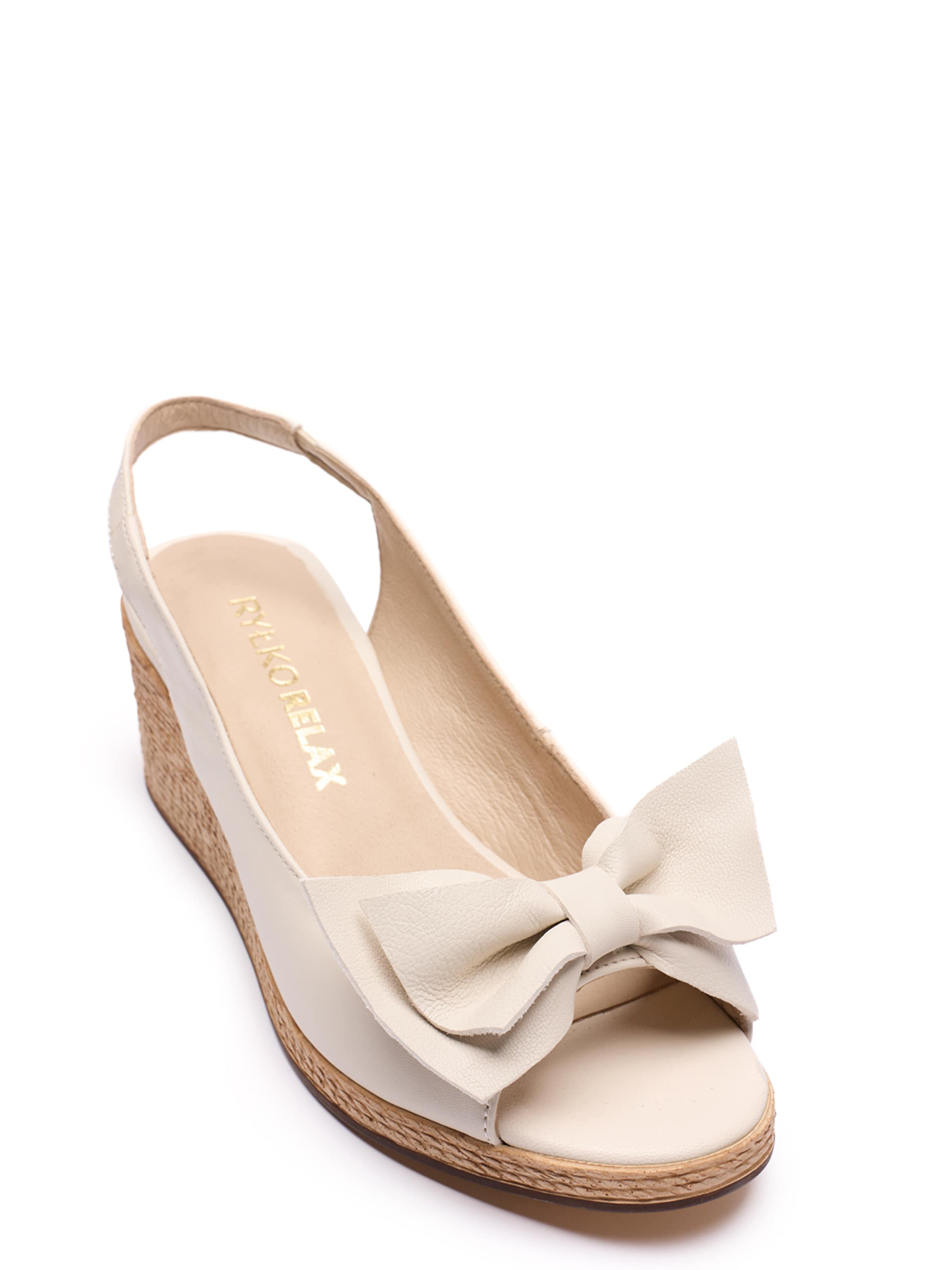 Sandale de la RYLKO pe bej: față