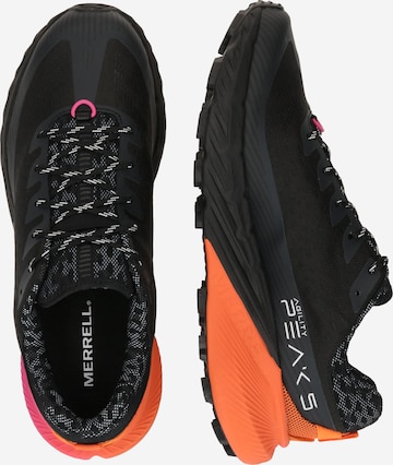 Chaussure basse 'AGILITY PEAK 5' MERRELL en noir