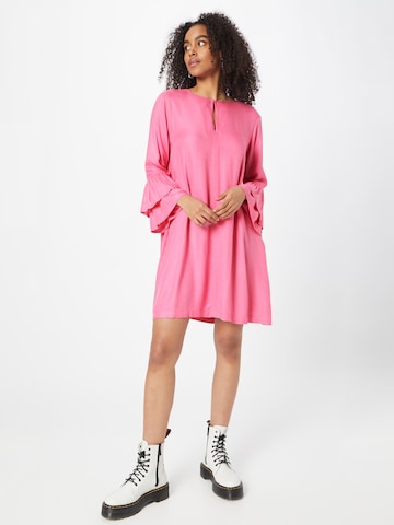 Line of Oslo - Vestido 'Flower' em rosa: frente