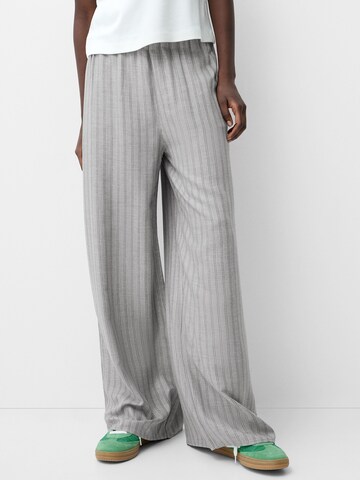 Wide leg Pantaloni di Bershka in grigio