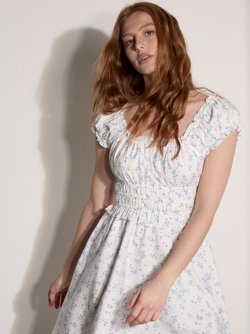 Robe ' ' Apricot en beige