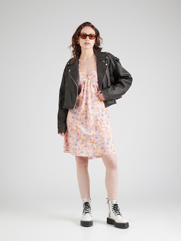 Rochie de vară 'EVANGELINE' de la MUSTANG pe mai multe culori