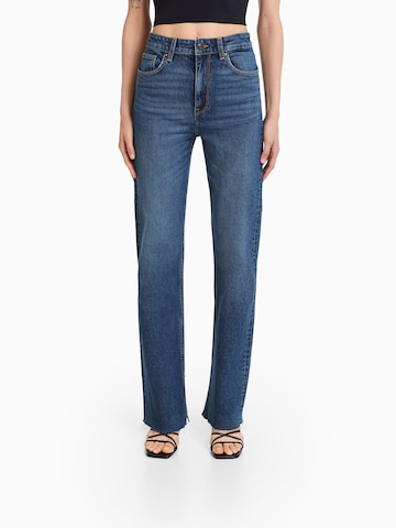 Bershka Regular Jeans in Blauw: voorkant