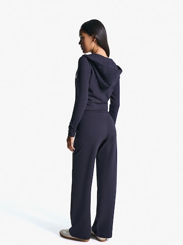 Wide leg Pantaloni de la Bershka pe albastru