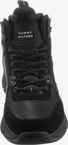 TOMMY HILFIGER Sneaker in Schwarz