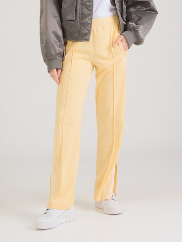 ADIDAS ORIGINALS Szabványos Nadrág 'FB CLASSIC' - sárga: elől