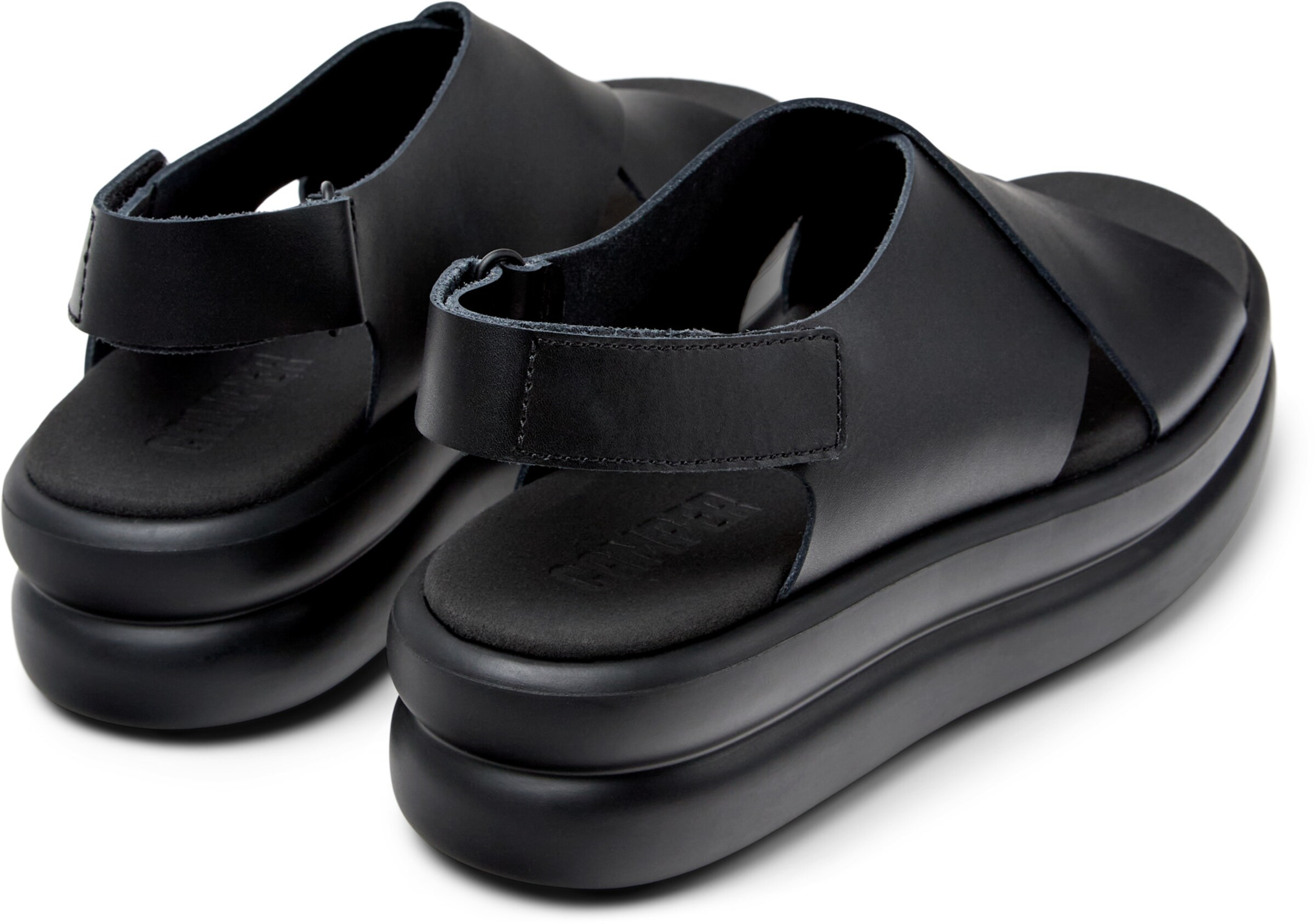 Sandalo 'Pelotas Flota Up' di CAMPER in nero