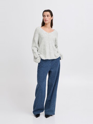 Pullover 'Omea' di b.young in grigio