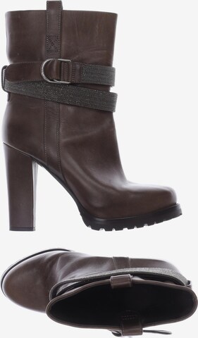 Brunello Cucinelli Dress Boots in 38 in Brown: front