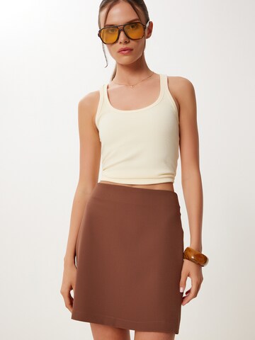 Fustă de la Happiness İstanbul pe maro: față