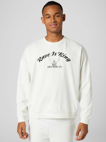 SHYX Sweatshirt 'Kaori' in White: front