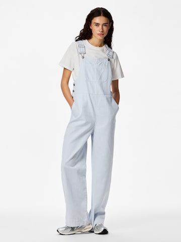 Regular Salopette 'PCAllo' PIECES en bleu : devant