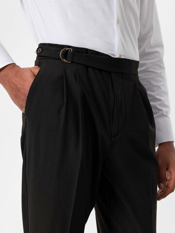 Tapered Pantaloni cutați de la Antioch pe negru