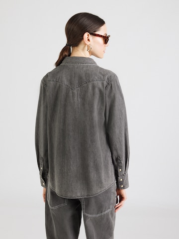 Lee Pluus, värv must: tagant vaates