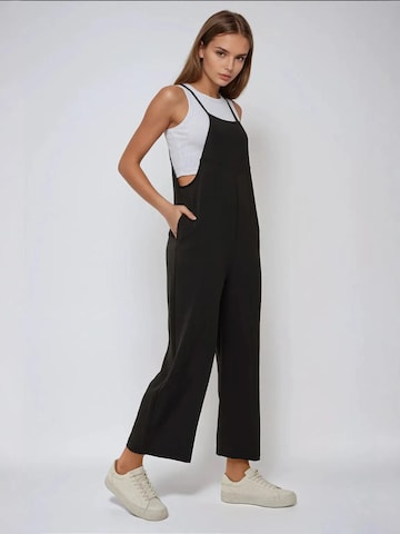 Hiccup Jumpsuit in Schwarz