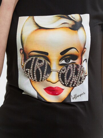 Influencer T-Shirt in Schwarz