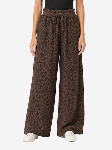 Seasons of April Wide leg Trousers in Brown: front
