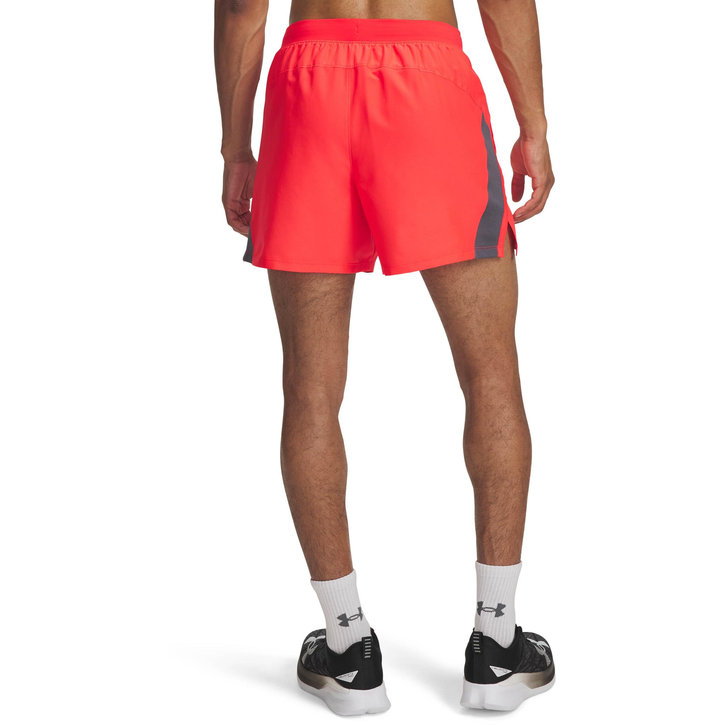 UNDER ARMOUR Regular Sportbroek 'Launch 5' in Rood