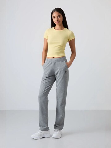 regular Pantaloni sportivi di Tommy Life in grigio