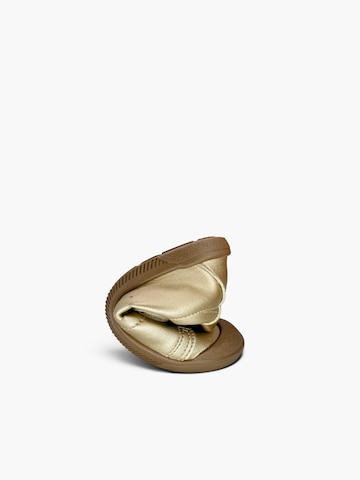 Sneaker di Pisamonas in oro