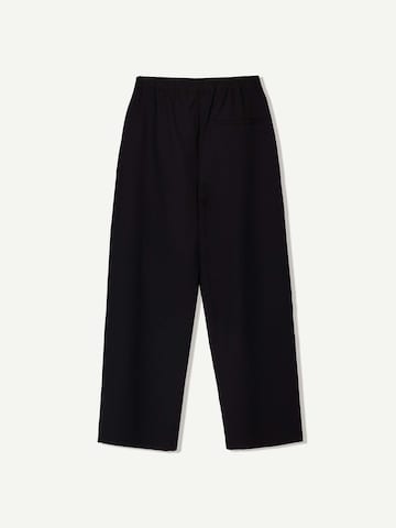 Bershka Loosefit Hose in Schwarz