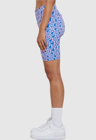 Karl Kani Skinny Shorts in Blau