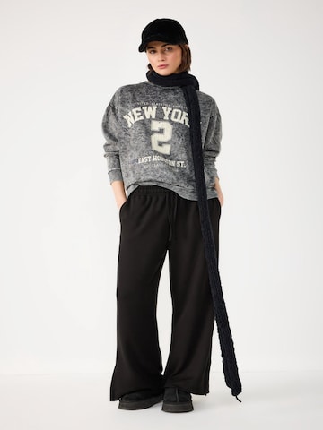 No Matter What Loosefit Broek in Zwart: voorkant