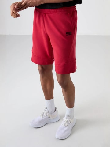 Tommy Life Pants in Red: front