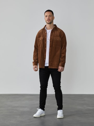 DAN FOX APPAREL Overgangsjakke 'Leif' i brun