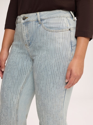 Fiorella Rubino Flared Jeans in Blue