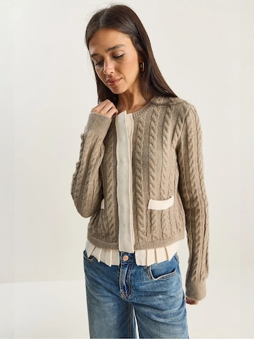 Cardigan Bianco Lucci en beige