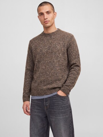 Pull-over 'JJENIEL' JACK & JONES en marron : devant
