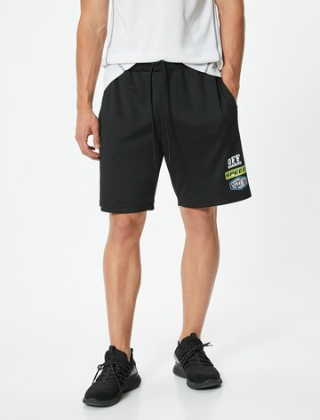 Koton Regular Shorts in Schwarz: Vorderseite