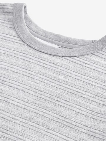 T-Shirt Next en gris