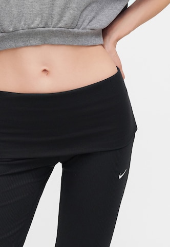 juoda Nike Sportswear Kliošinis Tamprės 'CHILL'