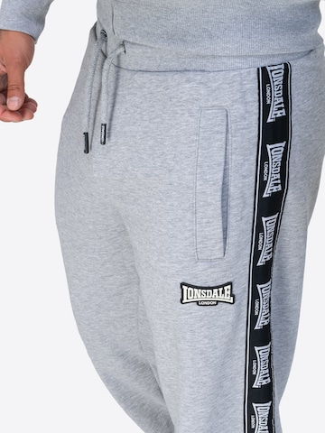 LONSDALE Slimfit Kalhoty 'TENSTON' – šedá