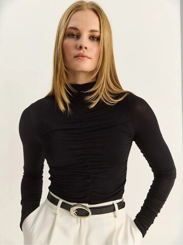 Camicia da donna di Bianco Lucci in nero