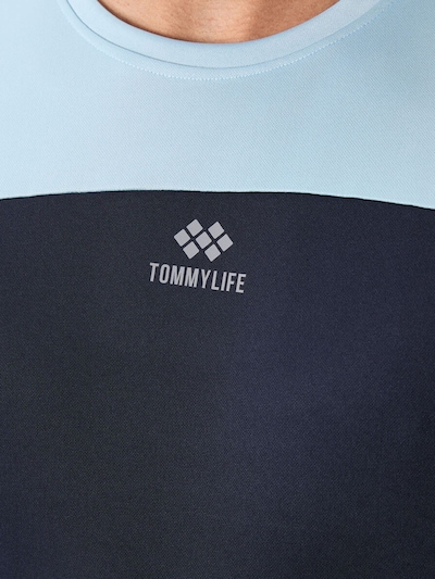 Tommy Life T-Shirt fonctionnel en L en marine / bleu ciel, Vue avec produit