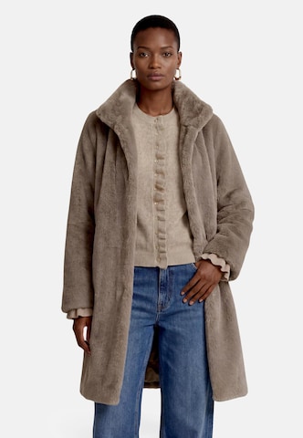 zero Winter Coat in Brown: front