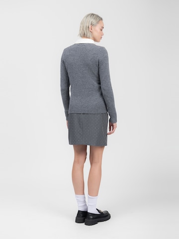 Influencer Sweater in Grey