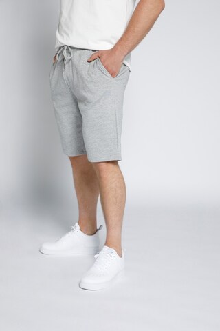 STHUGE Regular Pants in Grey