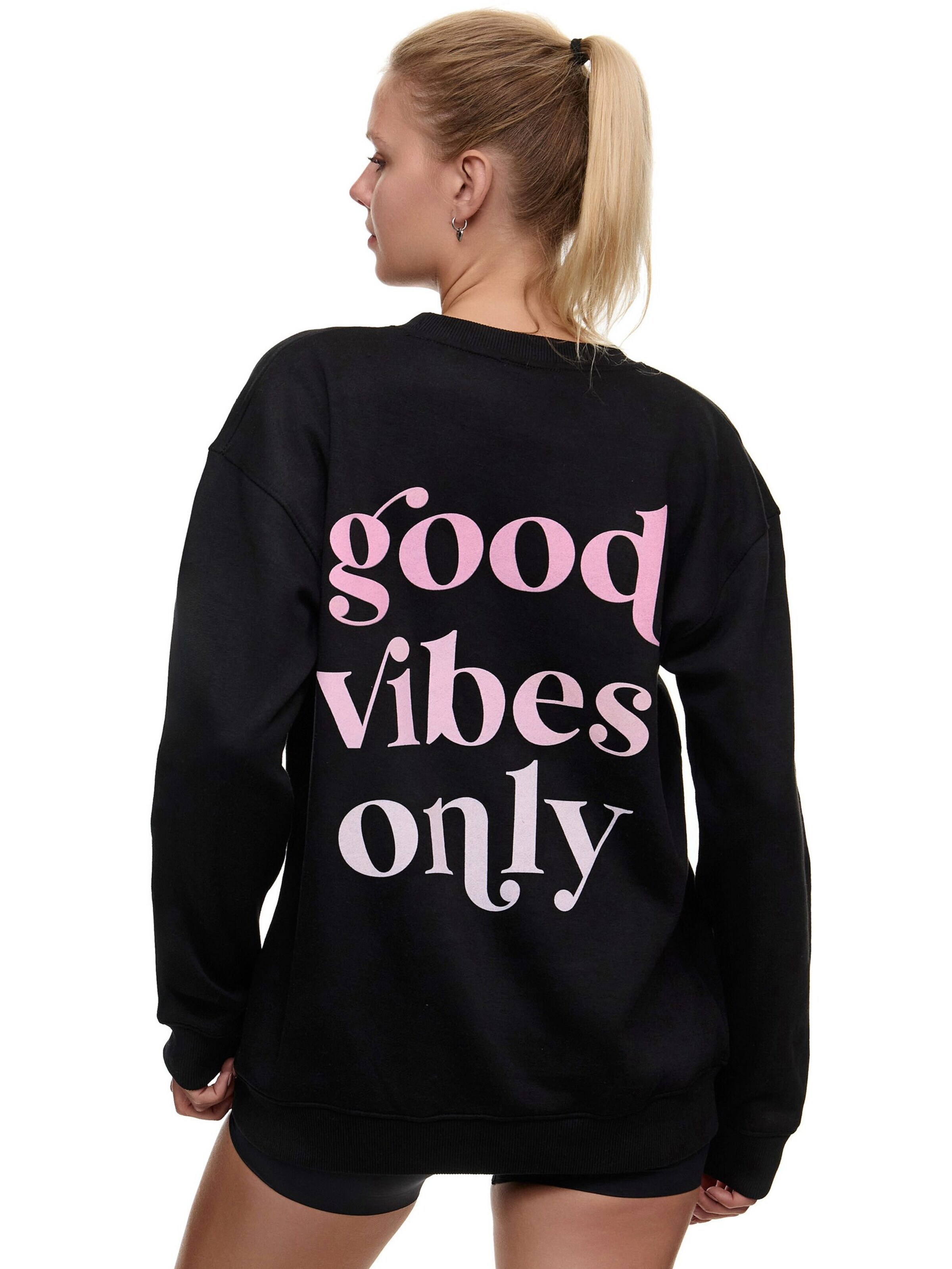 Worldclassca Sweatshirt in Black