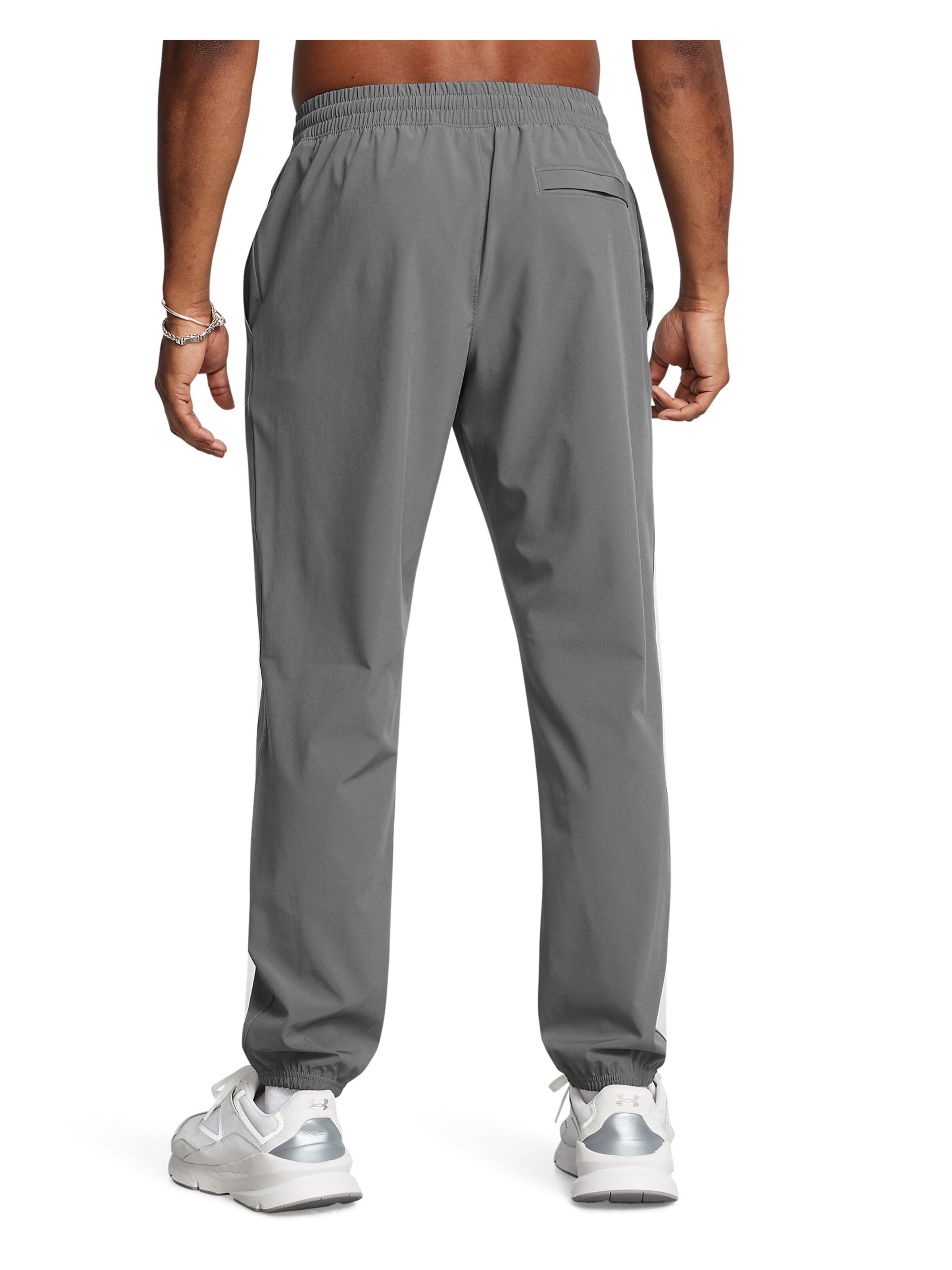 UNDER ARMOUR Tapered Sportbroek in Grijs