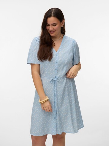 Robe-chemise 'VMCAlba' Vero Moda Curve en bleu : devant