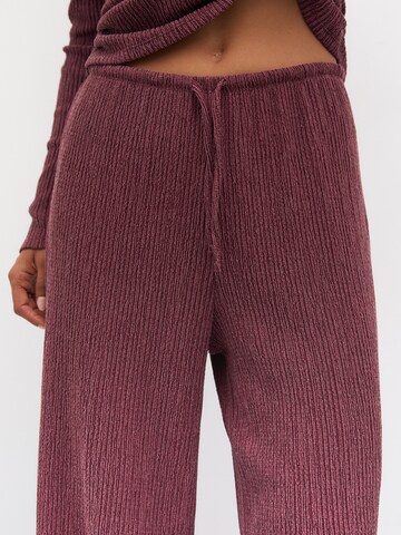 Pull&Bear Wide Leg Hose in Rot