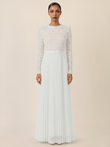 APART Evening Dress in Beige: front