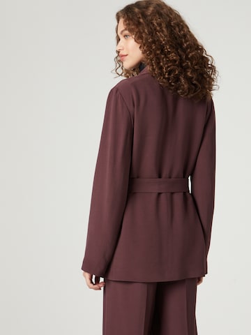 Blazer 'Antonie' A LOT LESS en marron